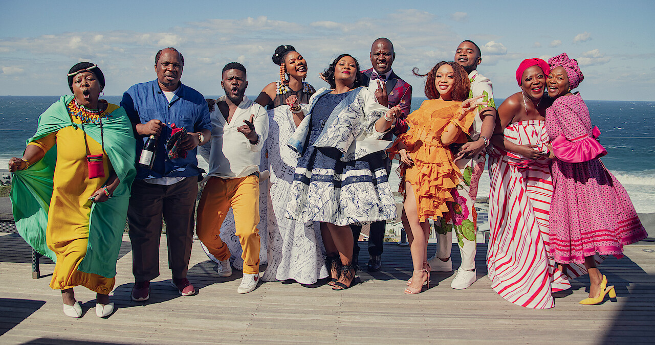 HOW TO RUIN CHRISTMAS: THE WEDDING, Thando Thabethe (center), Nambitha  Ben-Mazwi (right), (Season 1, aired Dec. 16, 2020). photo: ©Netflix /  Courtesy Everett Collection Stock Photo - Alamy