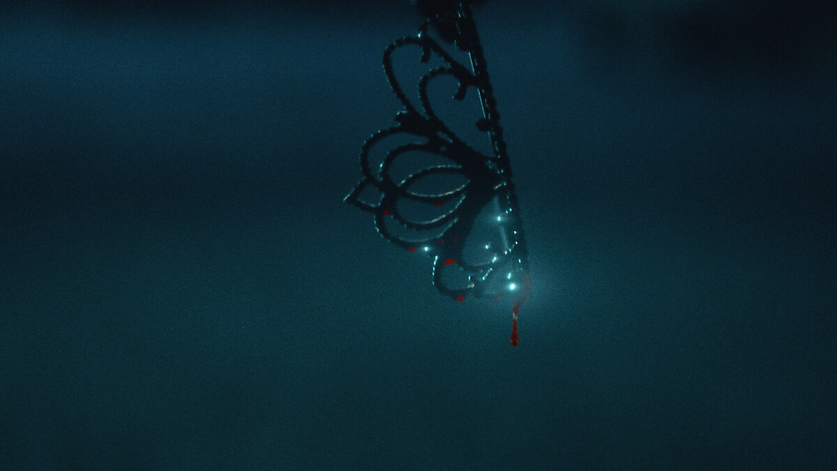 A bloody prom queen's tiara