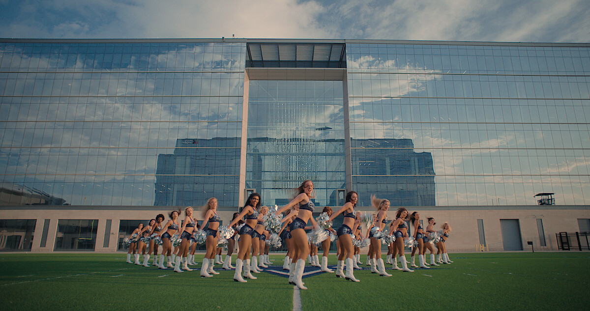 Meet the cast of america s sweethearts dallas cowboys cheerleaders