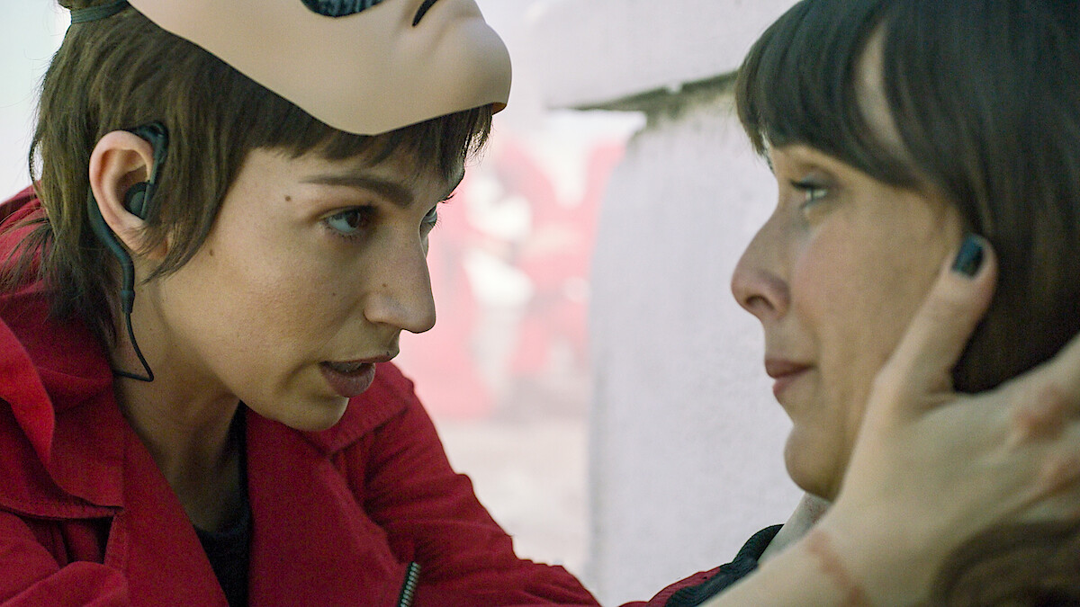 Manila Has a Panic Attack | Money Heist S5E4