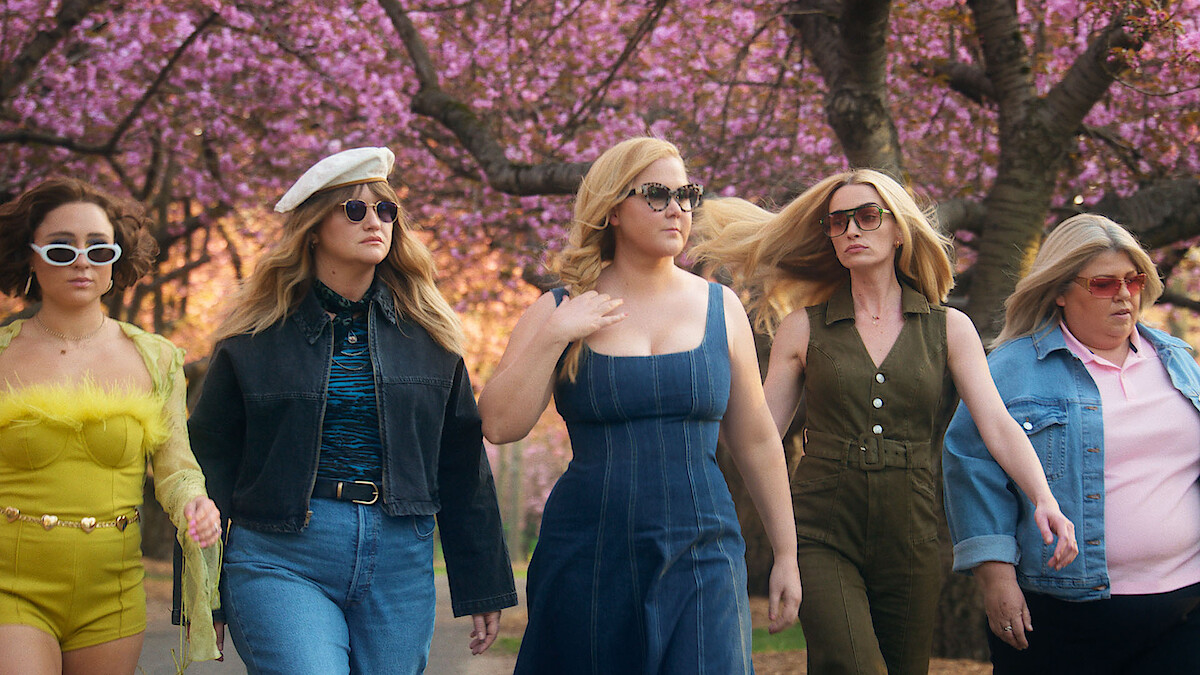 Watch the Kinda Pregnant Trailer - Netflix Tudum