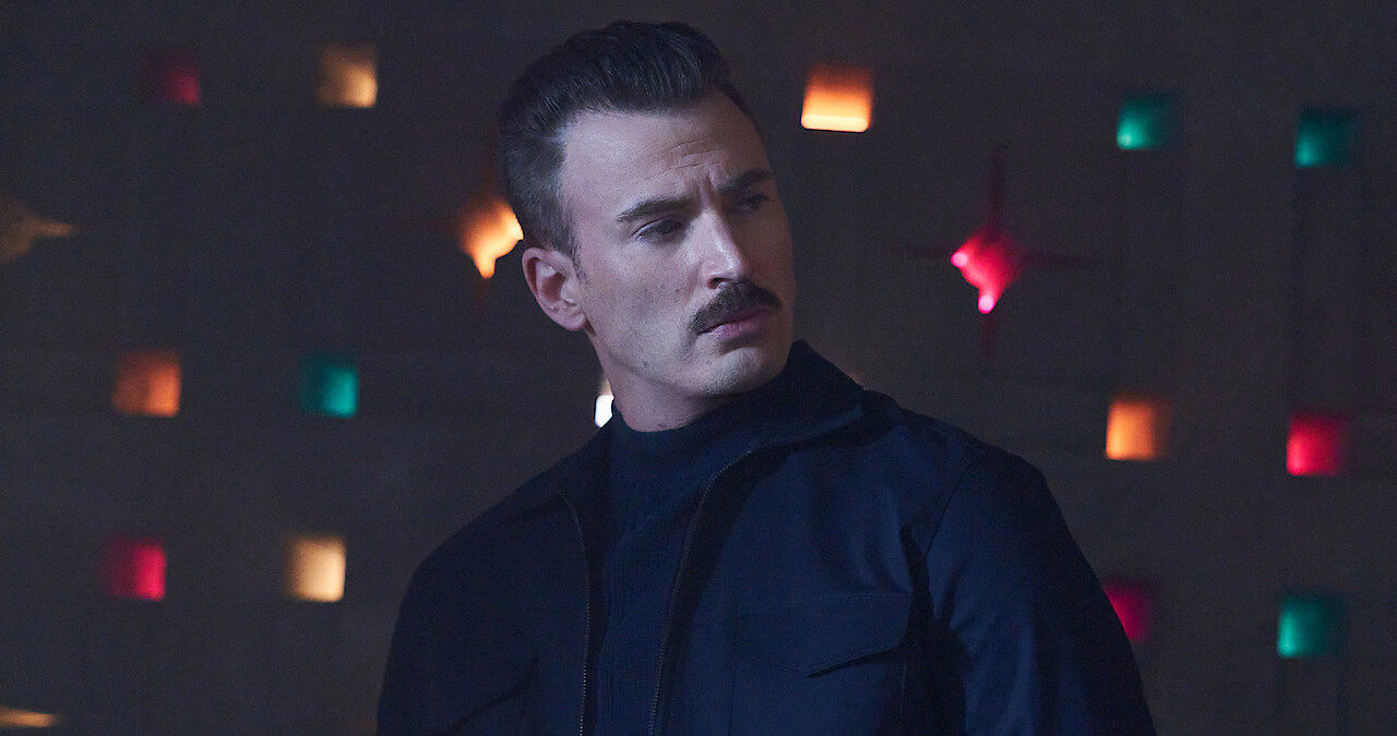 Ryan Gosling and Chris Evans Spar with Wits and Fists in New ‘The Gray Man’ Clip
