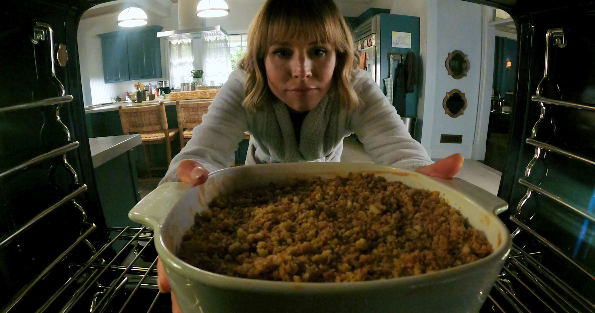 Kristen Bell and Tom Riley On Woman in the House Casseroles