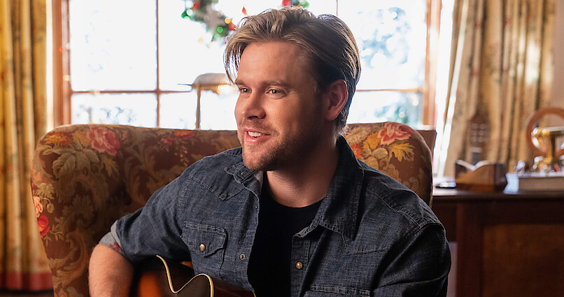 ‘Falling for Christmas’: Meet the Cast of the Holiday Romantic Comedy