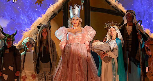 All the Queer References You Missed in ‘Single All the Way’ 