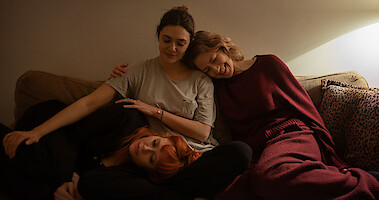 Natasha Lyonne as Rachel, Elizabeth Olsen as Christina, and Carrie Coon as Katie in 'His Three Daughters' 