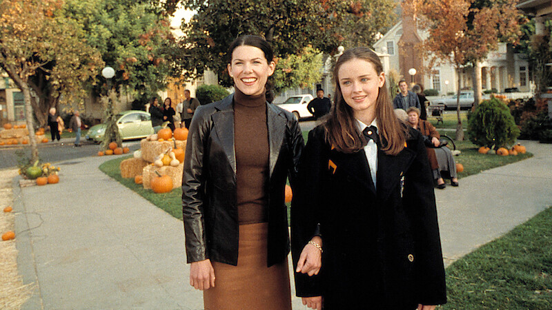 Lauren Graham as Lorelai and Alexis Bledel as Rory in 'Gilmore Girls'.