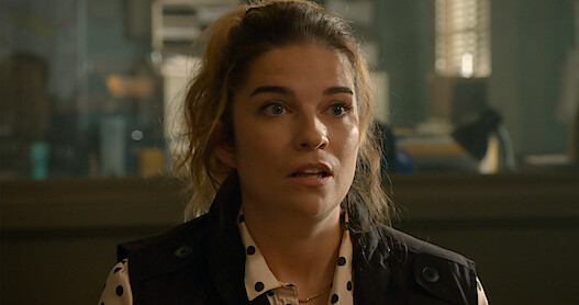 Annie, Suzy and The Ketchup Factory | Murderville S1E4