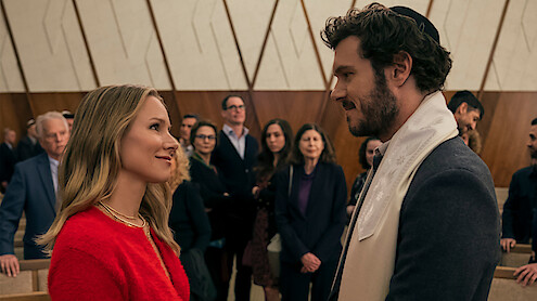 Nobody Wants This. (L to R) Kristen Bell as Joanne, Adam Brody as Noah in episode 102 of Nobody Wants This. Cr. Stefania Rosini/Netflix © 2024