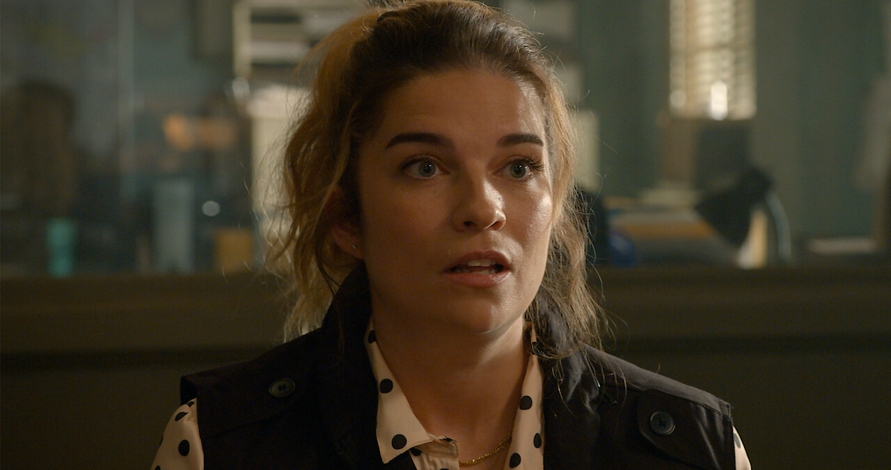 Annie, Suzy and The Ketchup Factory | Murderville S1E4