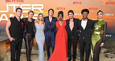 The Watcher' Red Carpet Premiere Cast Photos - Netflix Tudum