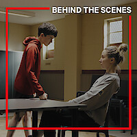 Owen Cooper e Erin Doherty no set de ‘Adolescência’