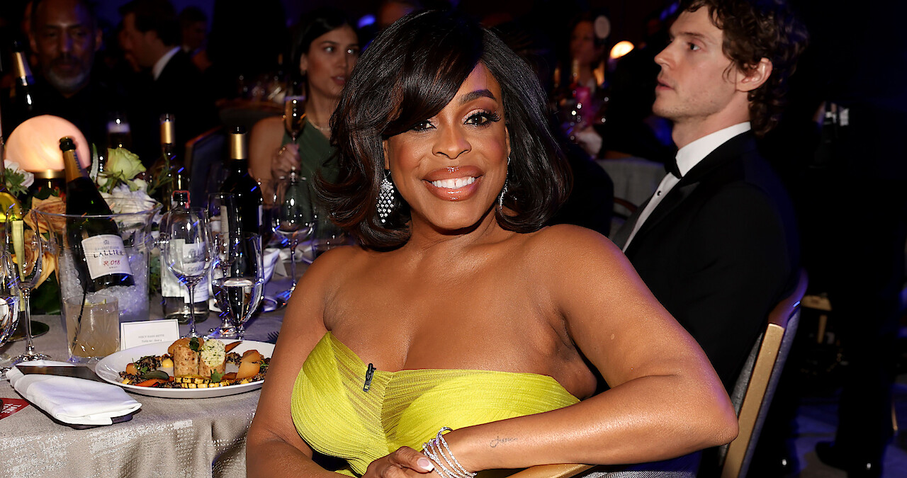 Niecy Nash-Betts at the 2023 SAG Awards