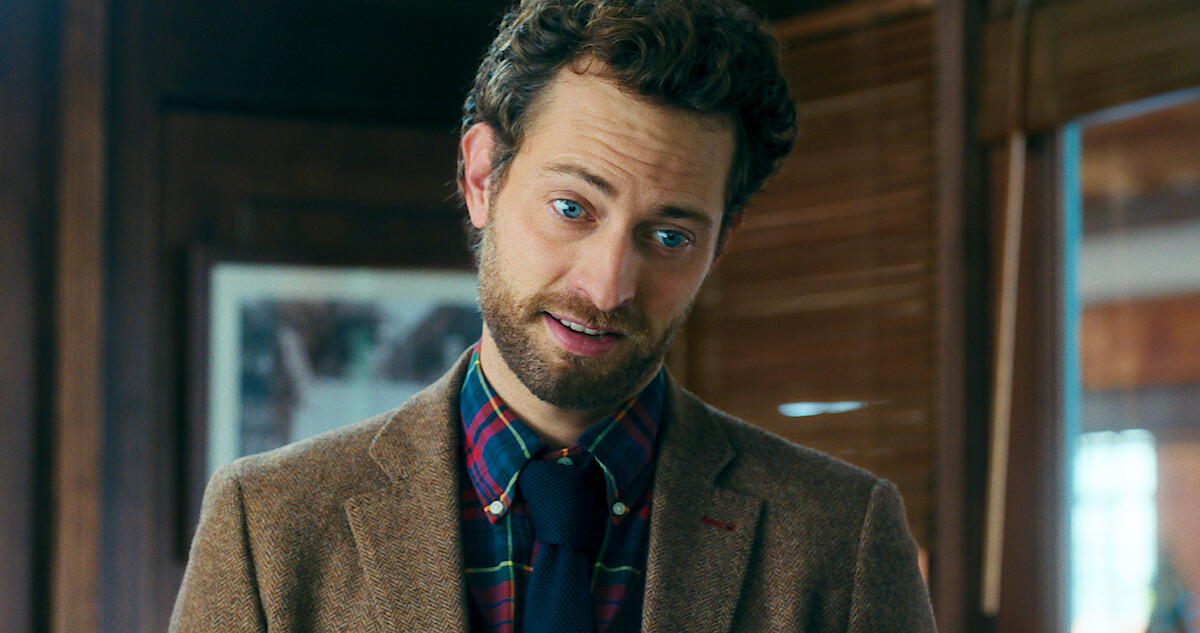 Discrepancies | 1000 Miles From Christmas