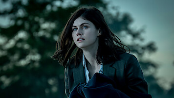 Alexandra Daddario as Dr. Rowan Fielding - Mayfair Witches _ Season 1, Episode 2 - Photo Credit: Alfonso Bresciani/AMC