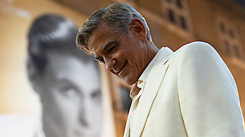 Jay Kelly. George Clooney as Jay Kelly in Jay Kelly. Cr. Peter Mountain/Netflix © 2025.