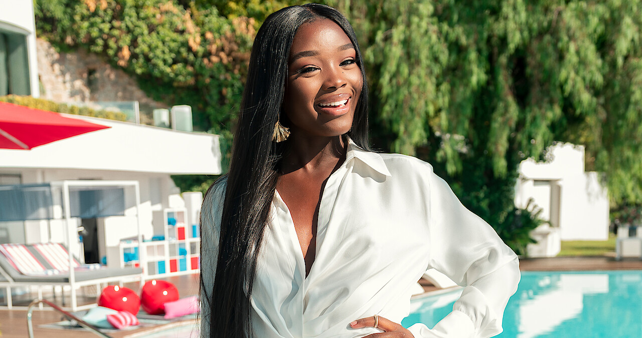 Photo of cast member