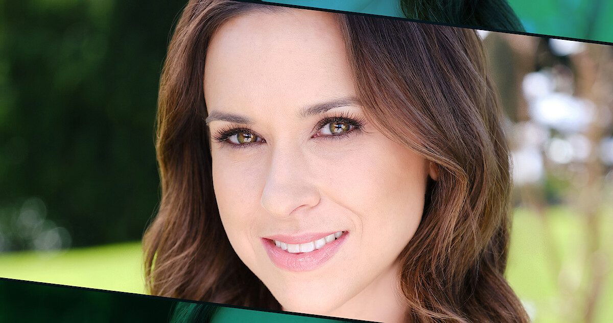 Hot Frosty Cast, Release Date And Plot Of Lacey Chabert Christmas ...