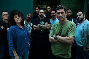 Atores da série 'DNA do Crime' posam lado a lado