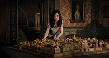 Aria Mia Loberti as Marie-Laure in episode 101 of All the Light We Cannot See.