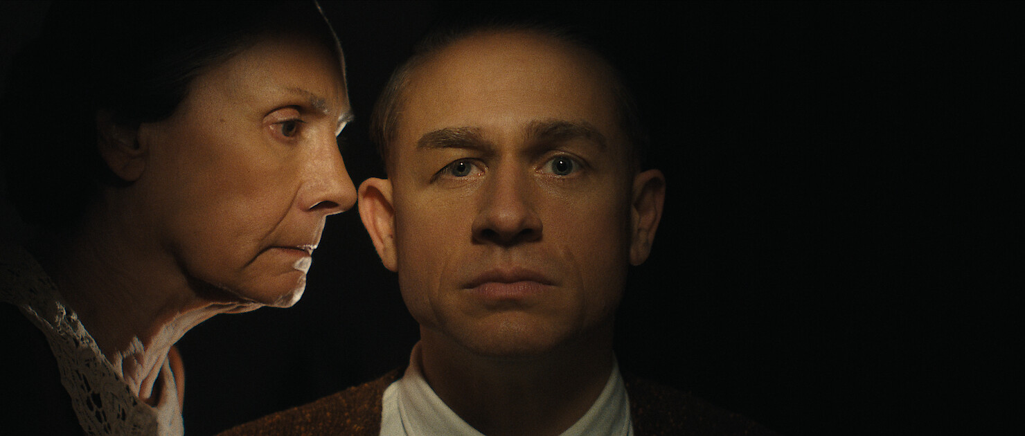 monster-the-ed-gein-story-plot-release-date-photos-of-new-ryan