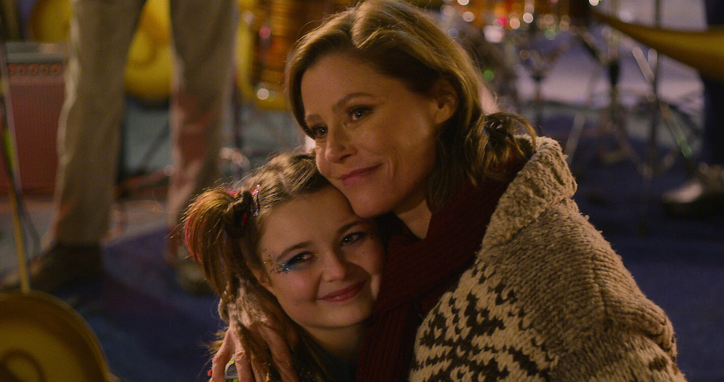 How ‘Mixtape’ Star Julie Bowen Celebrated Her Birthday - Netflix Tudum