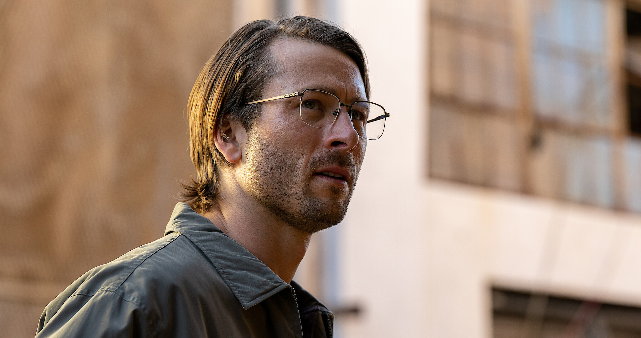 Hit Man Cast, News, & Plot of the Glen Powell Richard Linklater