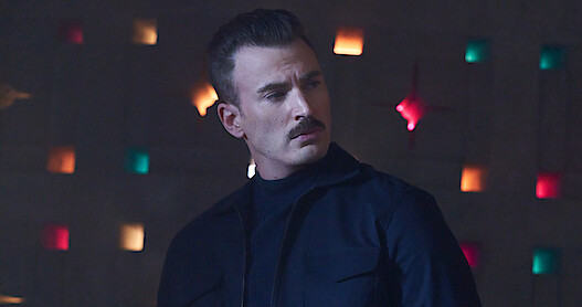 Ryan Gosling and Chris Evans Spar with Wits and Fists in New ‘The Gray Man’ Clip