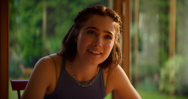 Haley Lu Richardson as Hadley in a still from 'Love at First Sight.'
