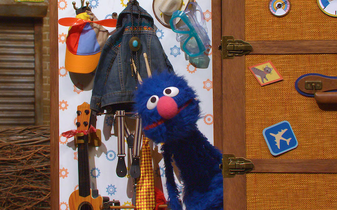 Grover's Super Suitycase