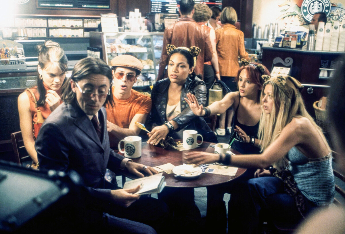 Missi Pyle, Paulo Costanzo, Rosario Dawson, Rachael Leigh Cook, Tara Reid and Alan Cumming in Josie and the Pussycats.