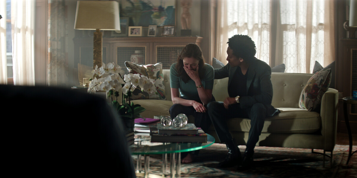 Charlotte Ritchie as Kate Lockwood, Griffin Matthews as Teddy Lockwood in ‘You.’