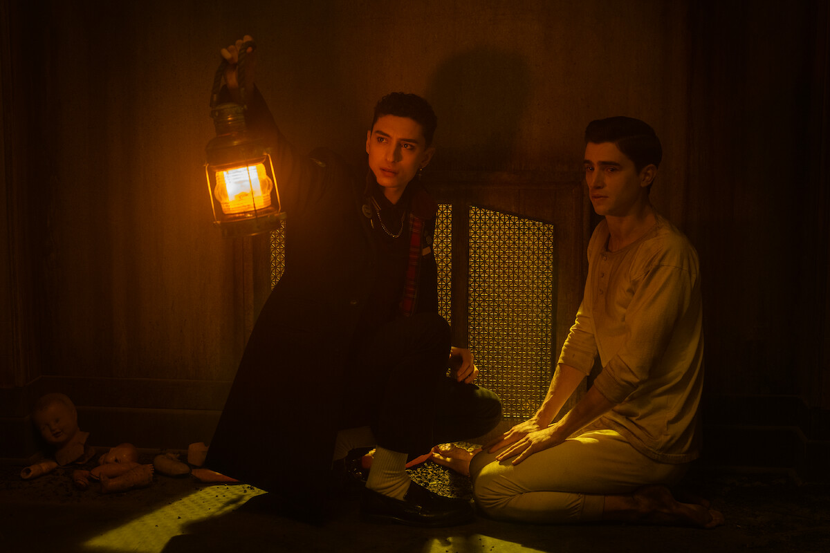 Jayden Revri as Charles Rowland and George Rexstrew as Edwin Payne in Episode 7 of ‘Dead Boy Detectives.’