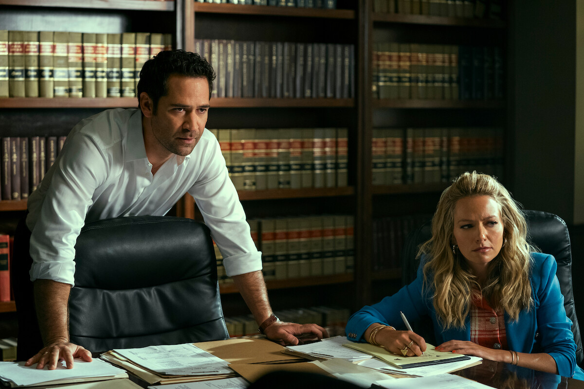 Mickey Haller prepares for a case with Lorna in 'The Lincoln Lawyer'