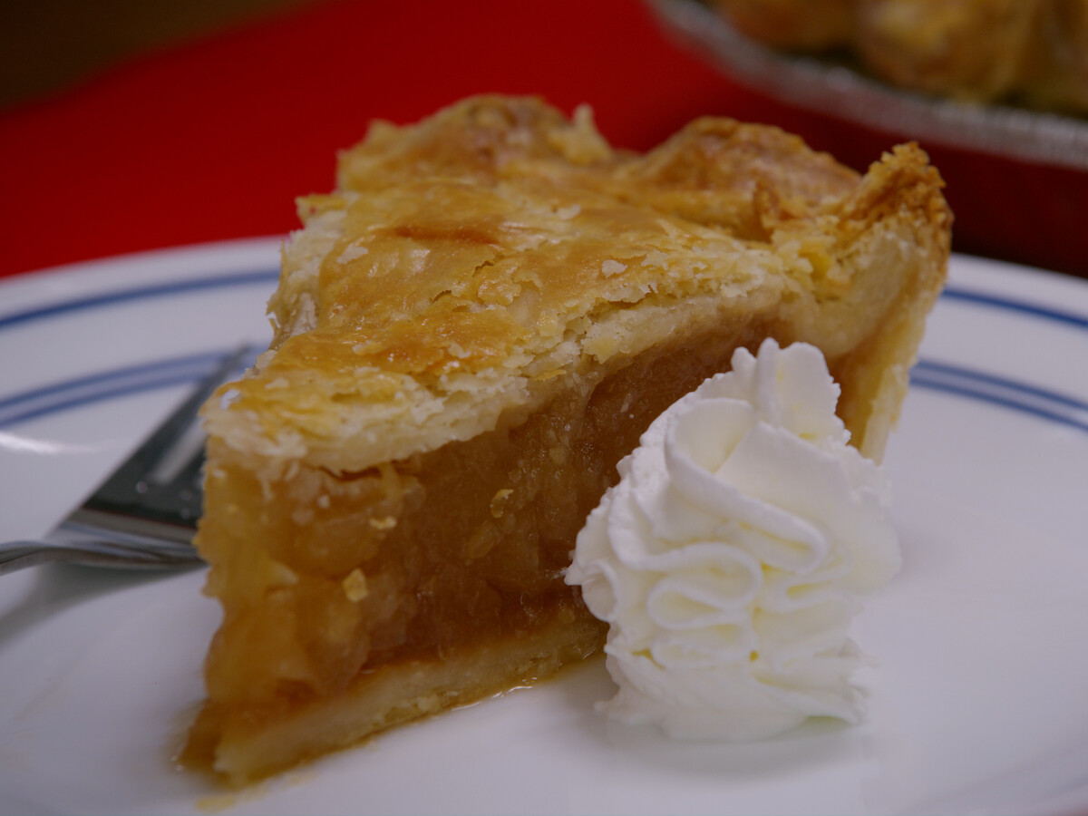 Claire Saffitz Makes the Apocalypse Apple Pie from ‘Don’t Look Up’