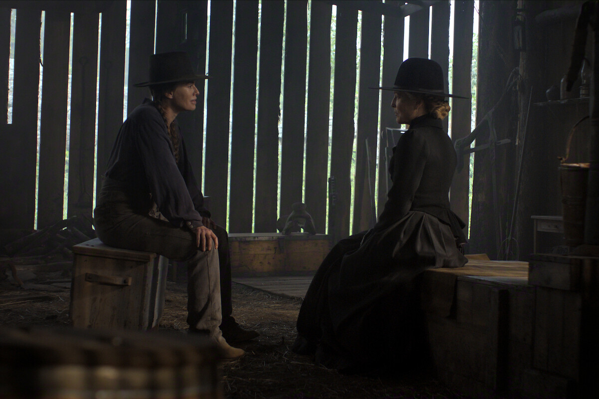 Lena Headey as Fiona Nolan and Gillian Anderson as Constance Van Ness in 'The Abandons'