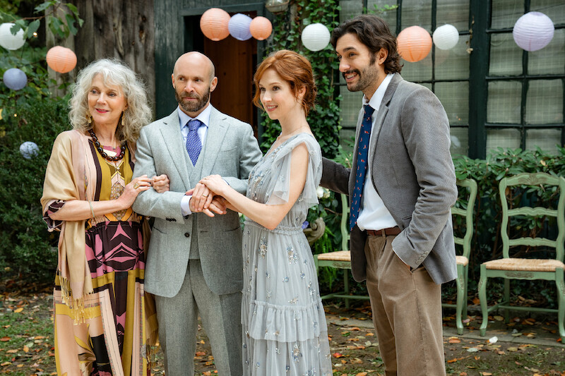 Blythe Danner as Gigi, Aaron Weiner as Mike, Ellie Kemper as Helen  and Alexander Koch as Duncan
