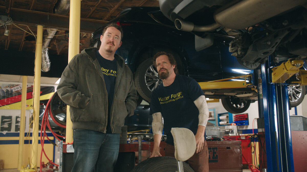 Shane Gillis as Shane and Chris O'Connor as Cal in ‘Tires’ Season 2