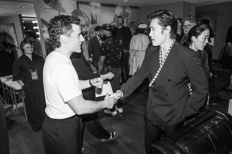 Oscar Isaac and Lee Byung-hun