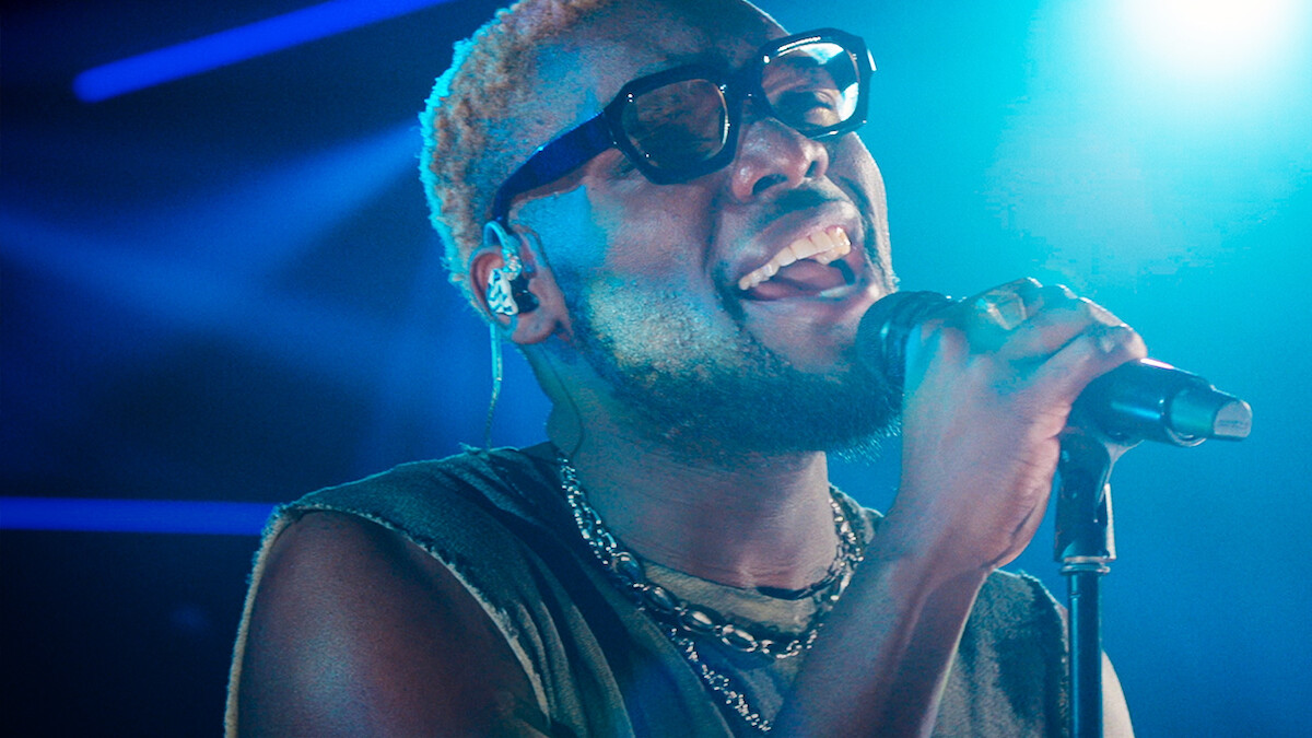 Donzell Taggart singing