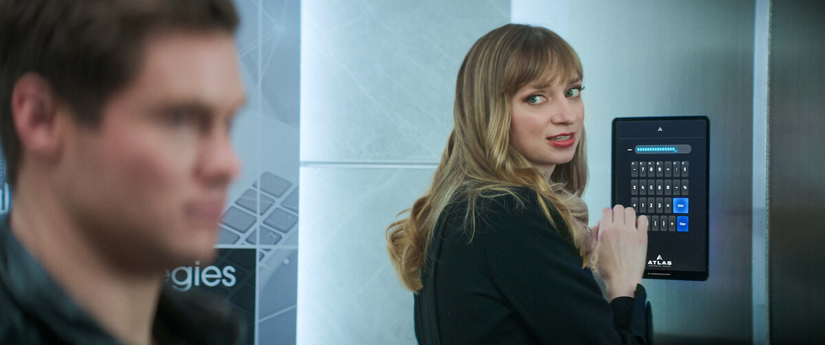 Lauren Lapkus as Phoebe in ‘The Out-Laws’