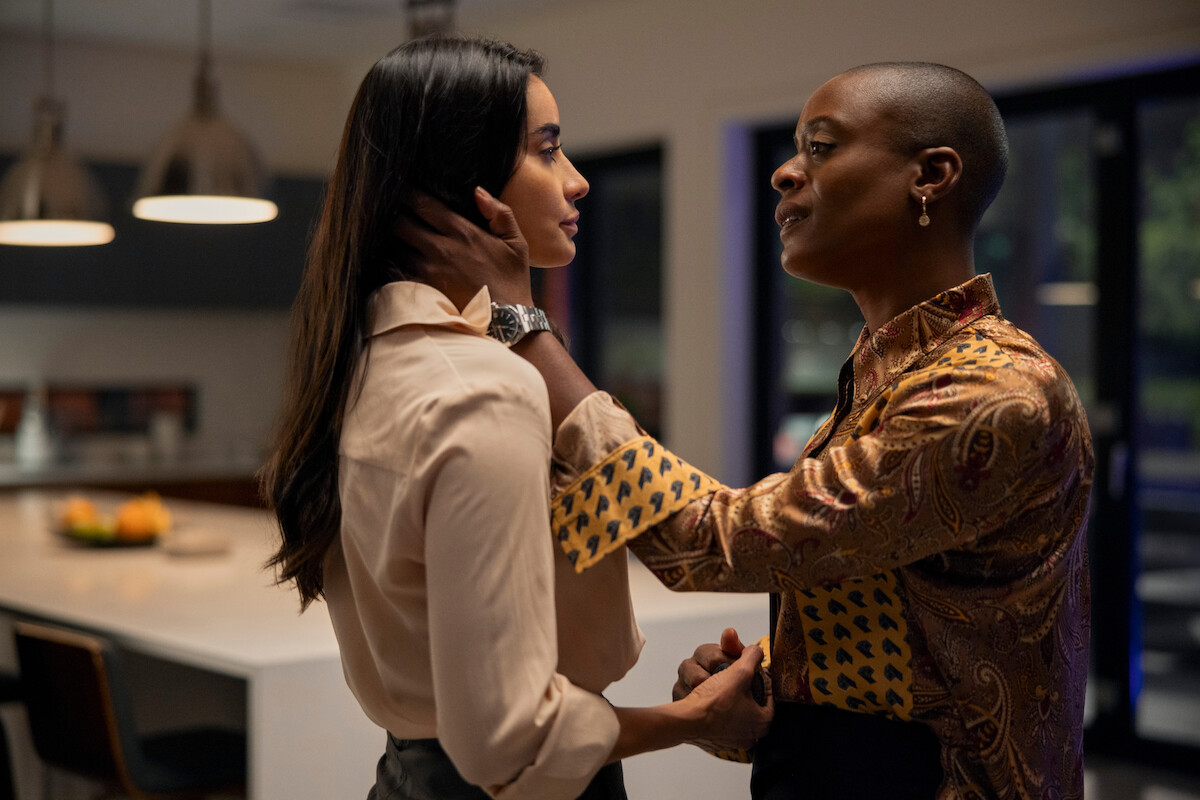 Paola Nuñez as Dr. Alessandra Ruiz and T'Nia Miller as Victorine LaFourcade in Episode 5 of ‘The Fall of the House of Usher.’