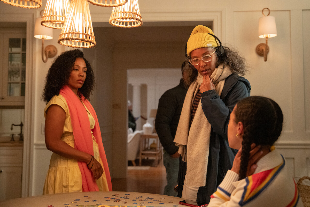 Karen Pittman as Dawn,showrunner, executive producer, and Episode 5 director Mara Brock Akil, and Zora Casebere as Shannon behind the scenes of ‘Forever’