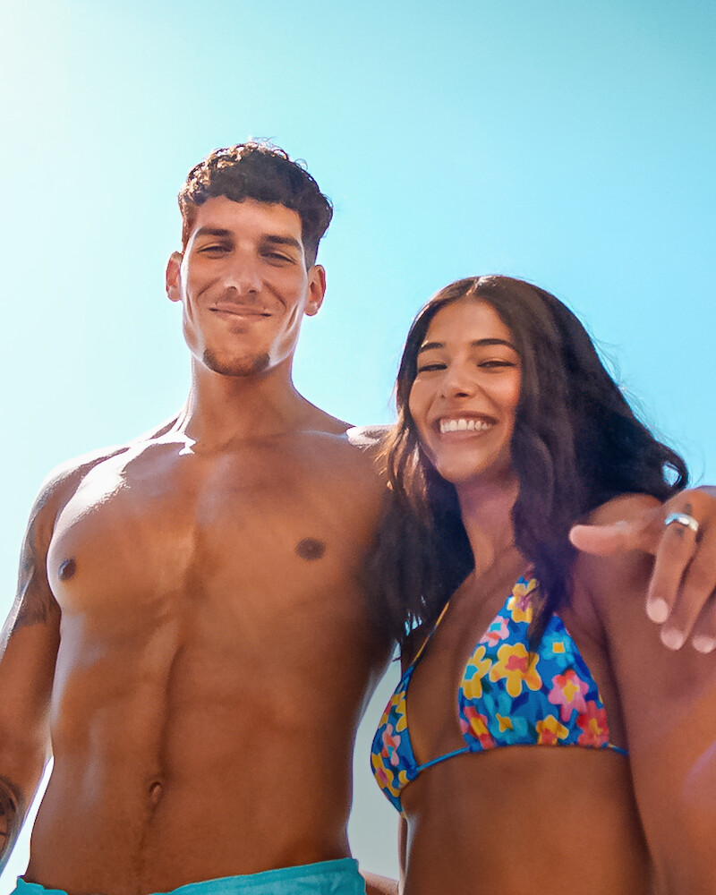 Daniel & Julia Perfetto - ‘Dated & Related’ Cast Gallery