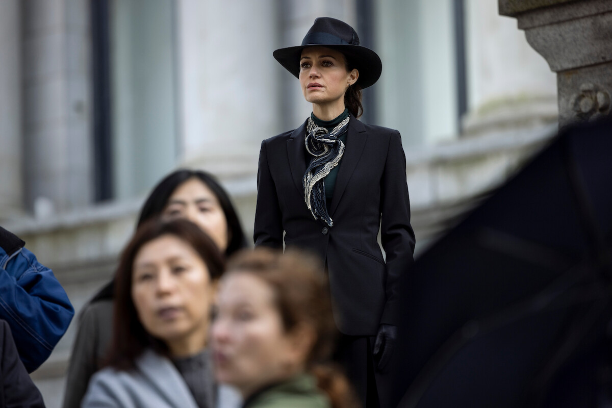 Carla Gugino as Verna in Episode 108 of ‘The Fall of the House of Usher’