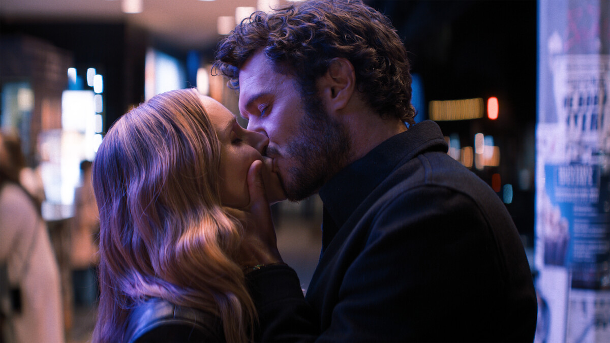 Kristen Bell and Adam Brody kissing in Nobody Wants This.