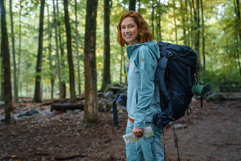 Ellie Kemper as Helen