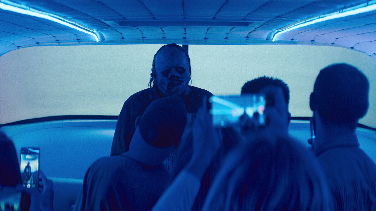 Leatherface approaches the group, trapping them on a bus in Texas Chainsaw Massacre
