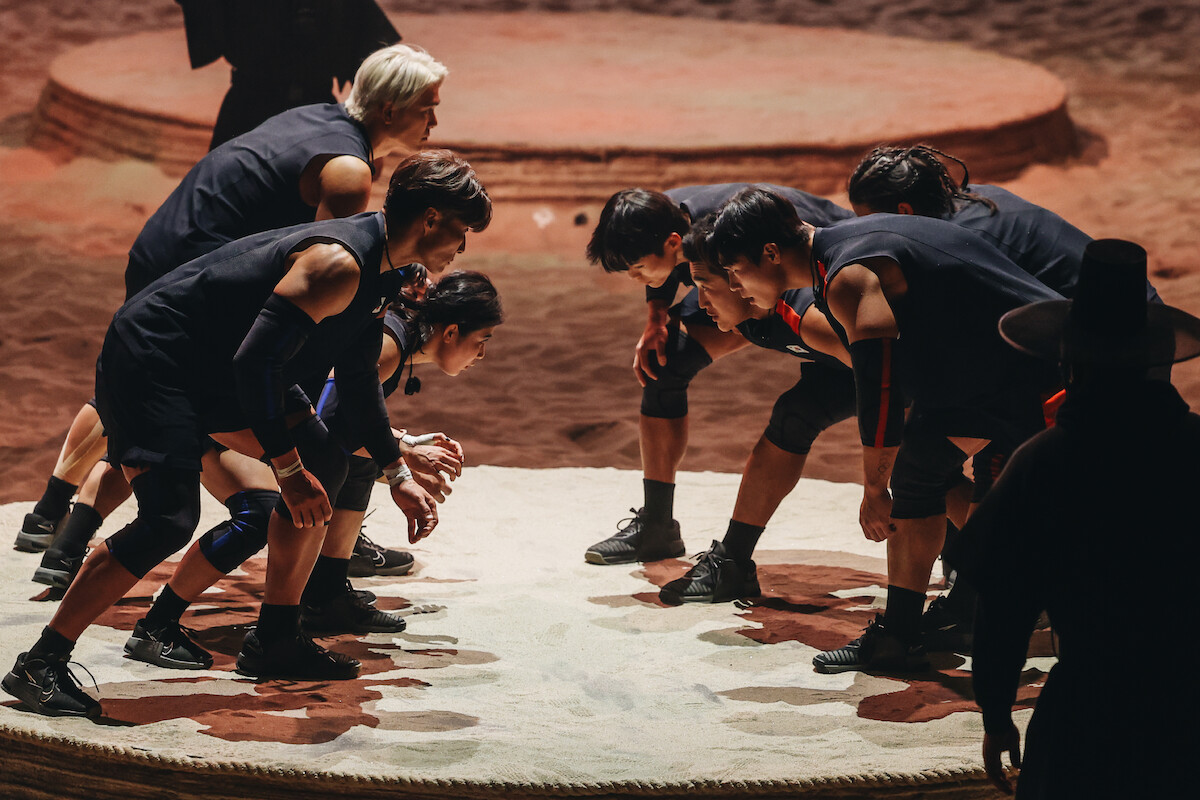 Katsumi Nakamura, Yoshio Itoi, Nonoka Ozaki, Amotti, Kim Dong-hyun, Yun Sung-bin face off in an elimination challenge in ‘Physical: Asia.’