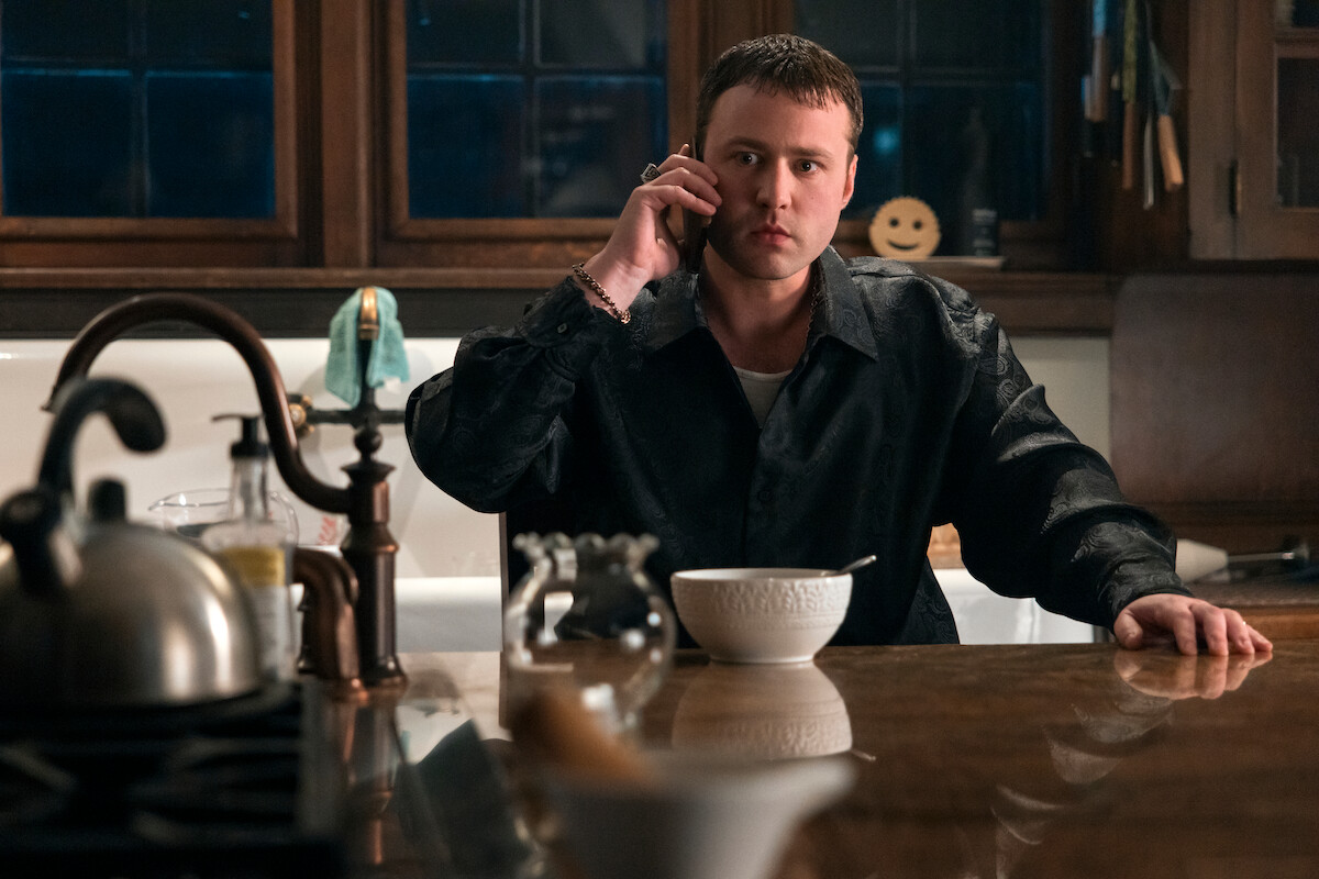 Emory Cohen as Moss Yankov.
